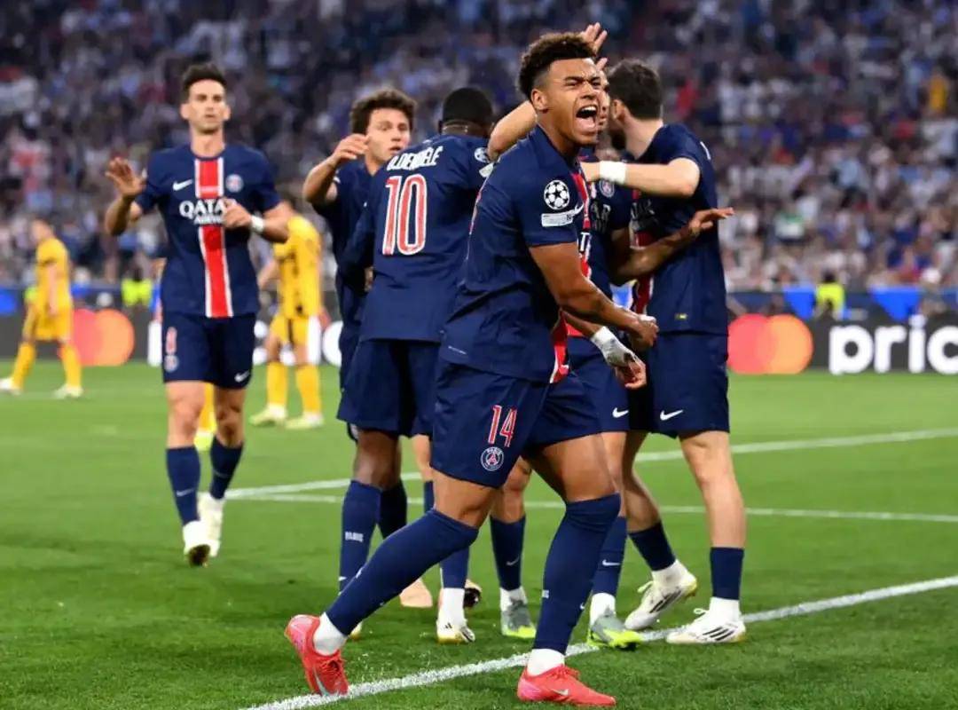 FB体育注册网址-包含巴黎圣日耳曼主场大胜，领跑积分榜的词条