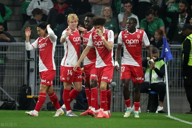 圣埃蒂安主场逆袭，豪取宝贵三分