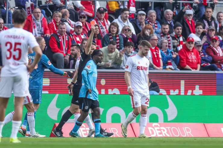 关于科隆客场击败勒沃库森，将领跑位置延续的信息