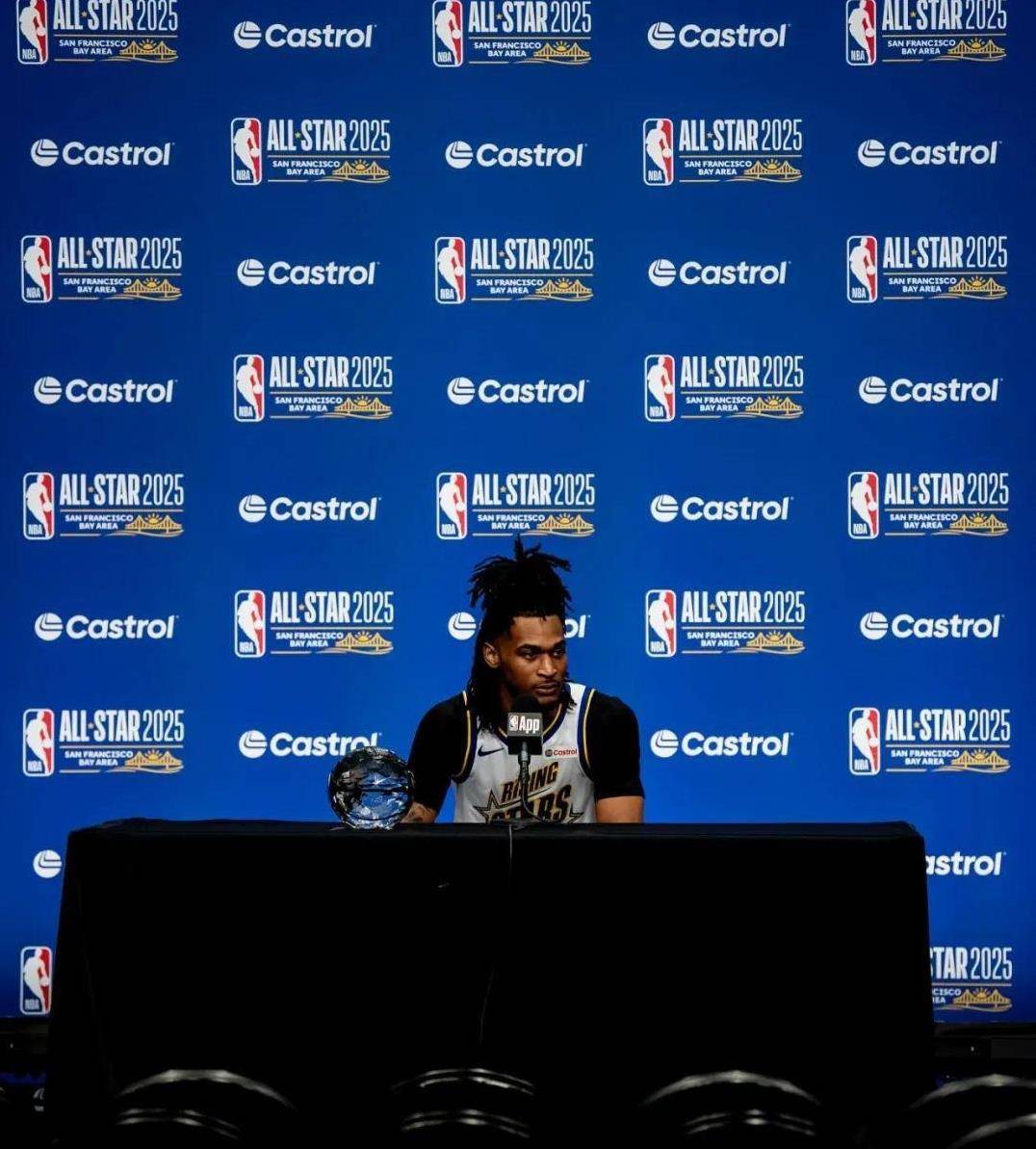 包含闪耀明星本西蒙斯带伤出战,带领球队反败为胜的词条 包含闪耀明星本西蒙斯带伤出战,带领球队反败为胜的词条