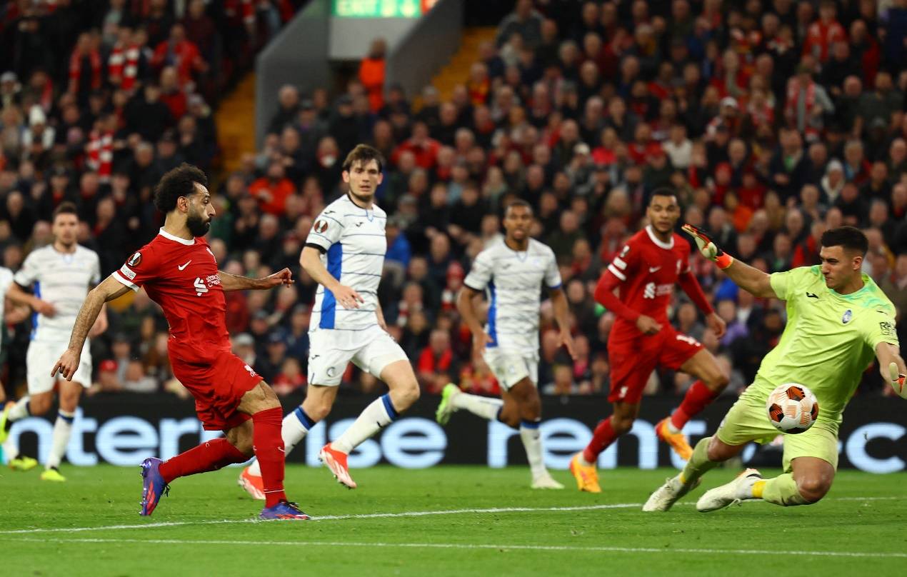 利物浦主场大捷,强势守住榜首 利物浦主场大捷,强势守住榜首