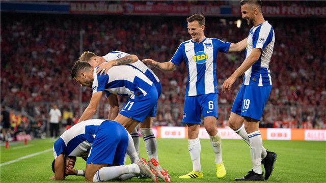 包含柏林赫塔客场险胜阿尔恰滕，德甲排名有望上升的词条