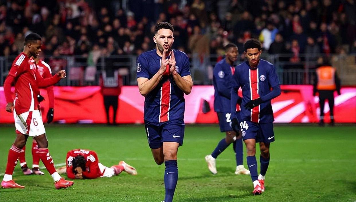 摩纳哥在最新比赛中被巴黎圣日耳曼击败