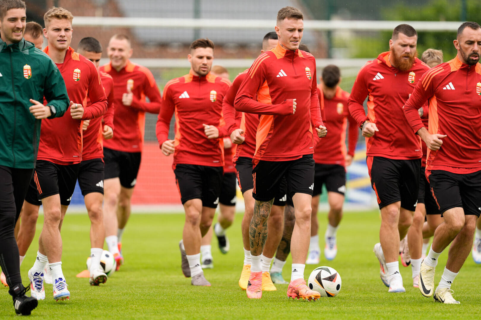 包含欧洲杯预选赛热身赛开拍,各队备战迎战的词条 包含欧洲杯预选赛热身赛开拍,各队备战迎战的词条