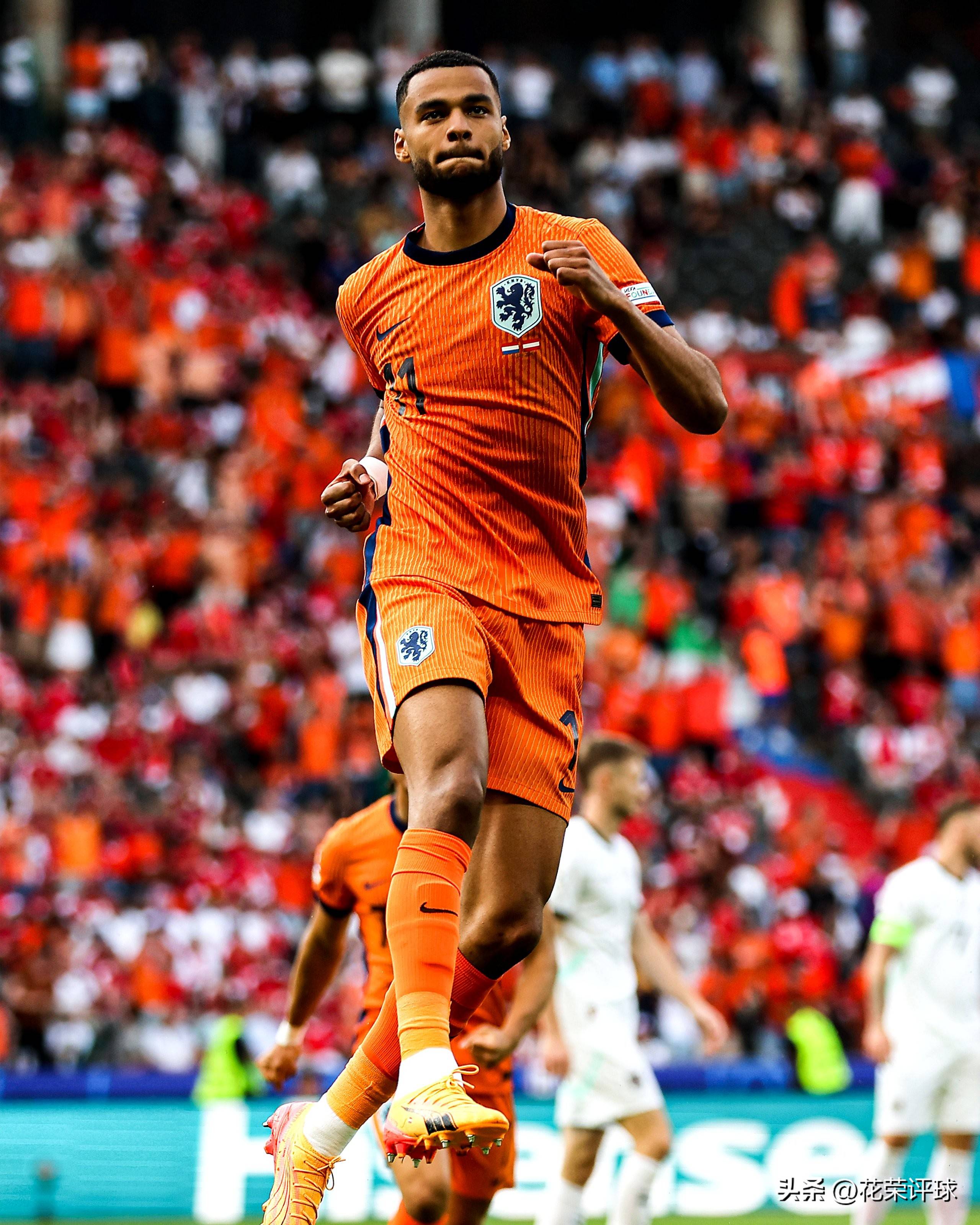 关于荷兰国家队成功挺进欧洲杯半决赛,战绩斐然的信息 关于荷兰国家队成功挺进欧洲杯半决赛,战绩斐然的信息