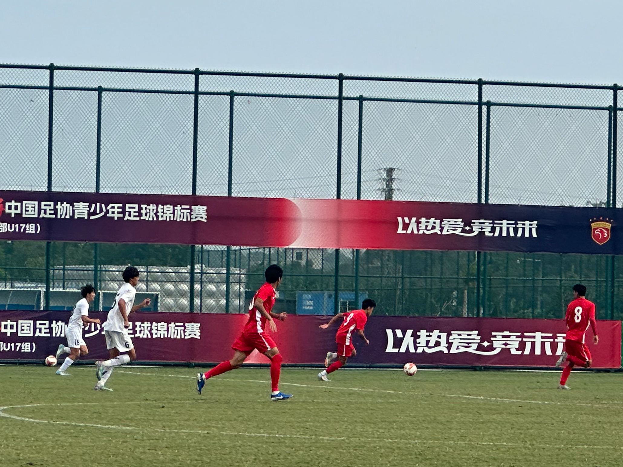 紧凑激烈！比赛过程中双方球队竭尽全力