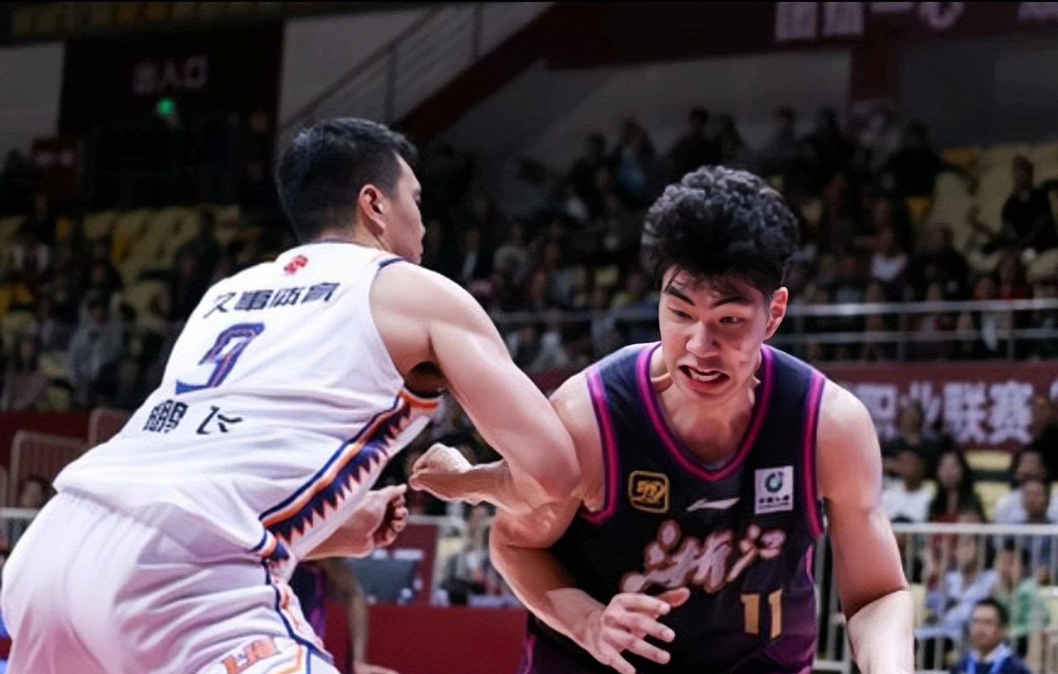 紧凑激烈！比赛过程中双方球队竭尽全力