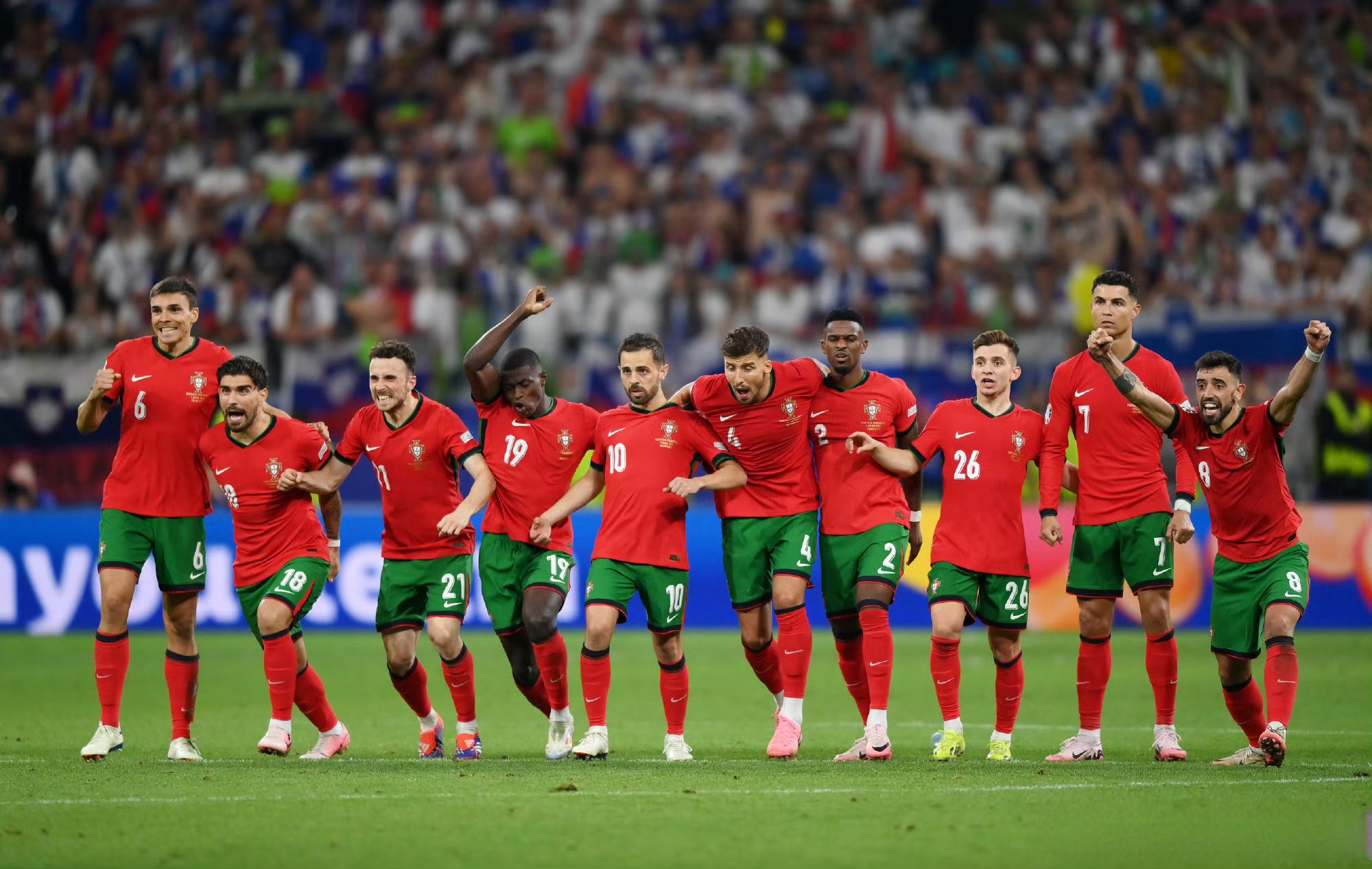 斯洛文尼亚队成功晋级，表现惊艳