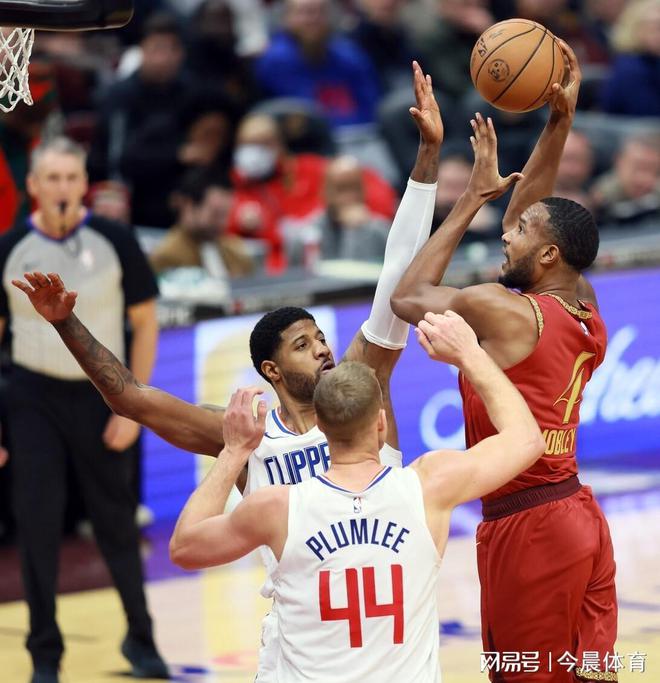 关于瓦伦西亚遇强不弱,16强位置榜上有名!的信息 关于瓦伦西亚遇强不弱,16强位置榜上有名!的信息