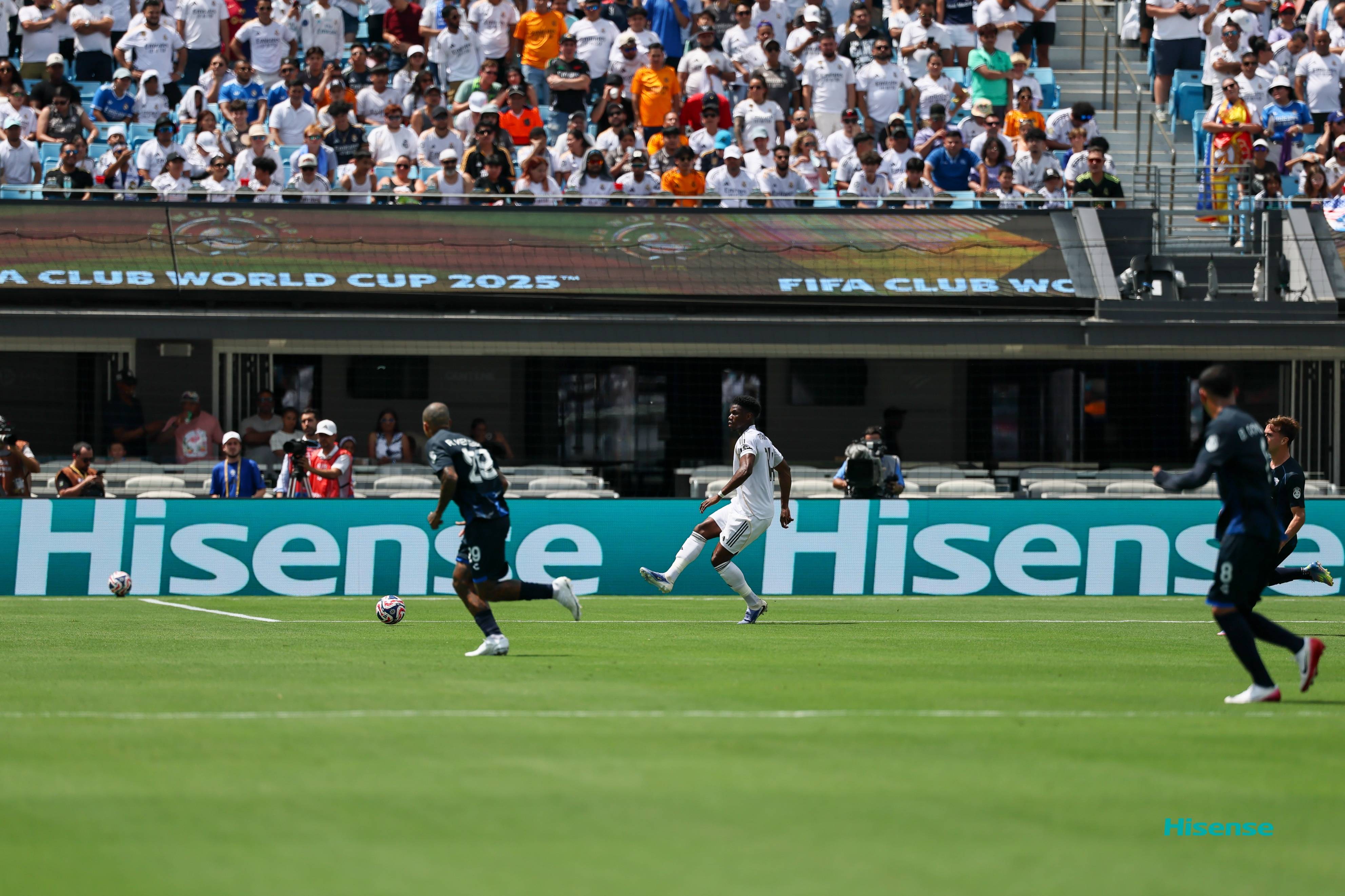 包含皇马客场击败对手，稳固位置的词条