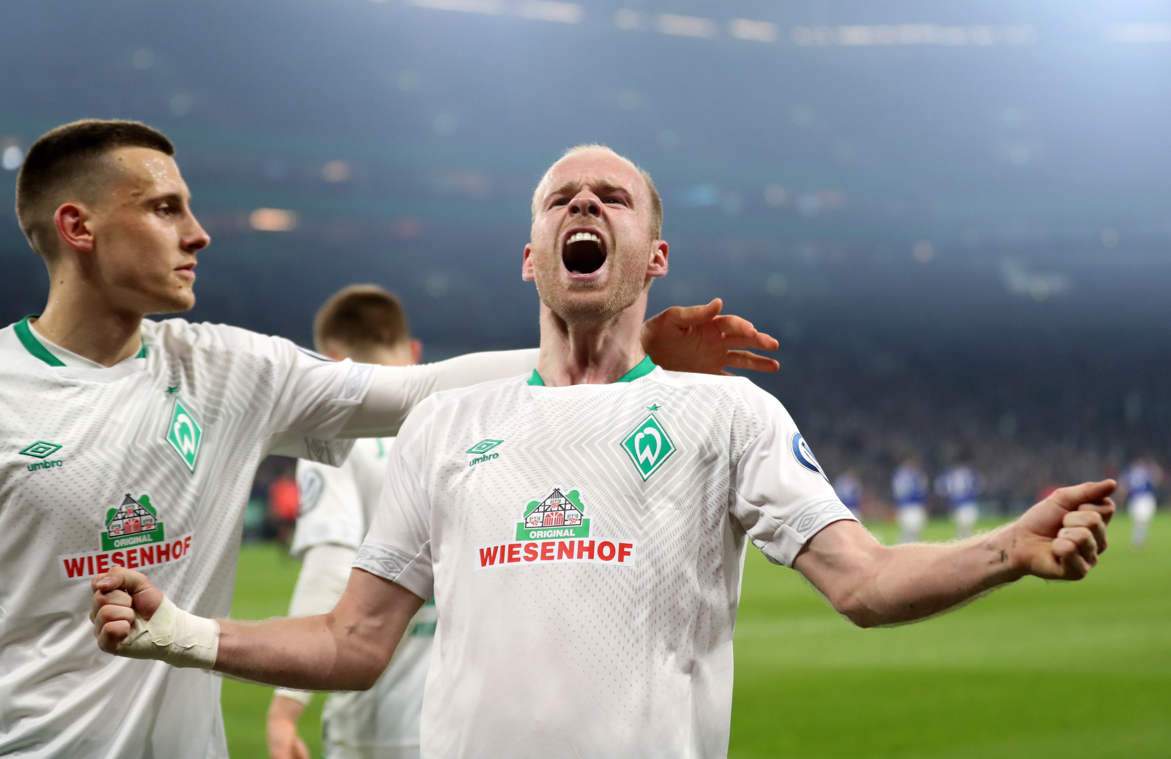 沙尔克04俱乐部发布新赛季球员名单，打造超强阵容