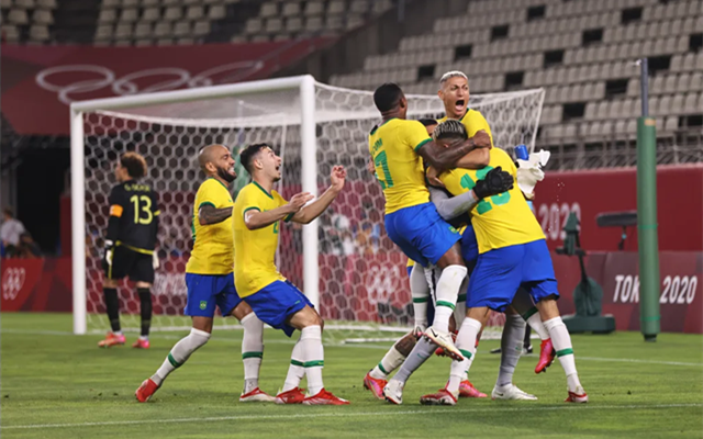 红军奋力击败西班牙皇家,杀入决赛! 红军奋力击败西班牙皇家,杀入决赛!