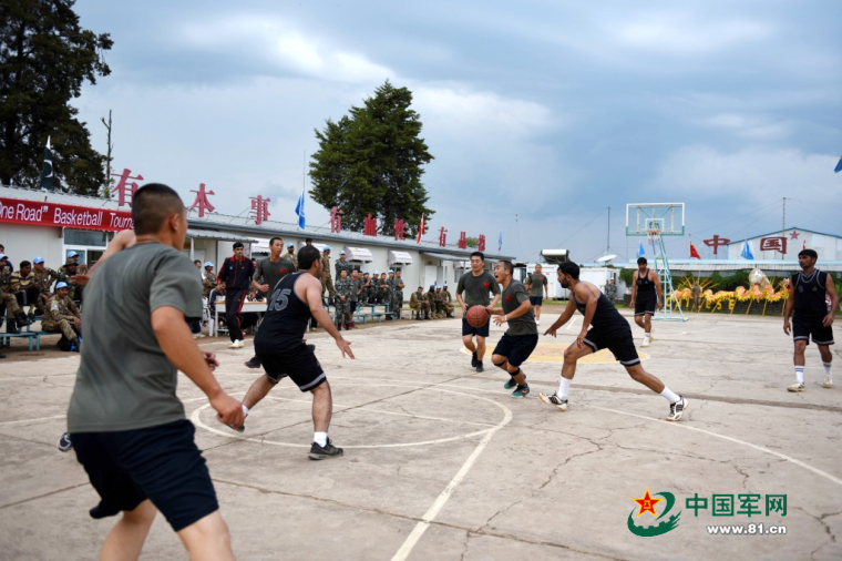 刚果代表队在田径比赛中获胜