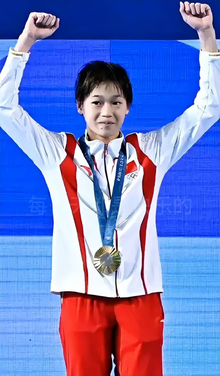 体操冠军再度登顶，完美表现