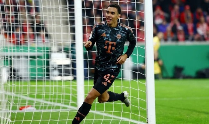 拜仁逆袭曼城，靠近冠军之路