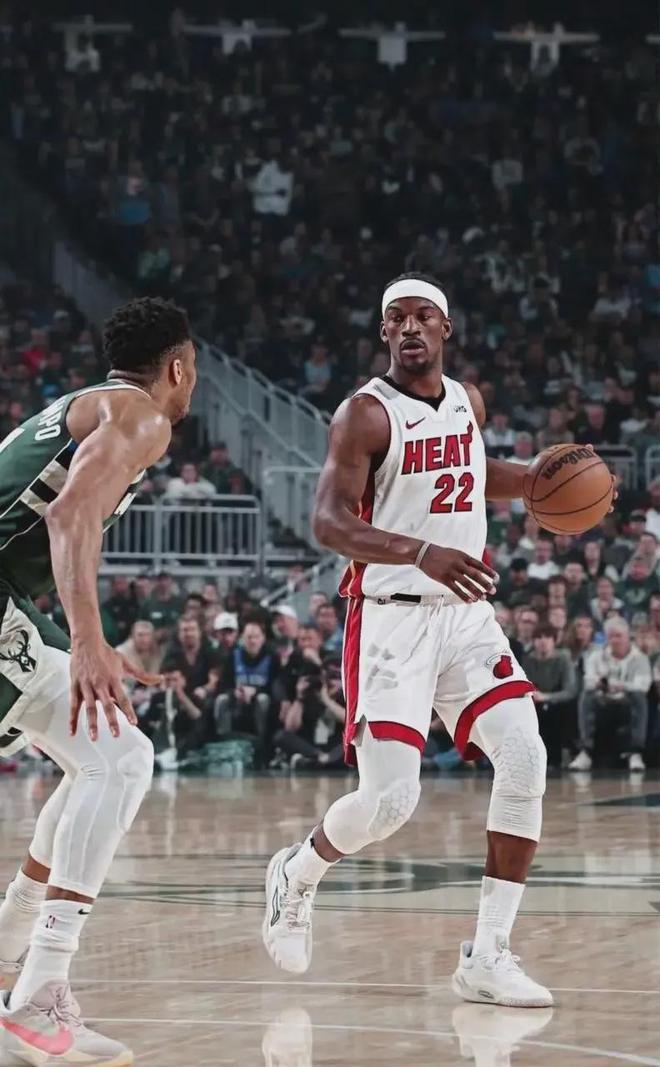 热火队连胜雄鹿队，晋级东部决赛