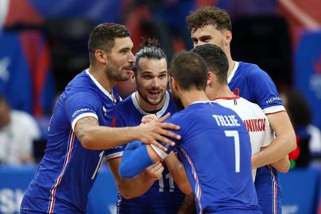 汉口俱乐部惊险晋级，创造历史的简单介绍