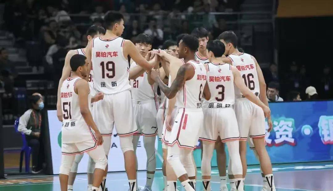 广东男篮逆转深圳五连胜结束对手不败赛季