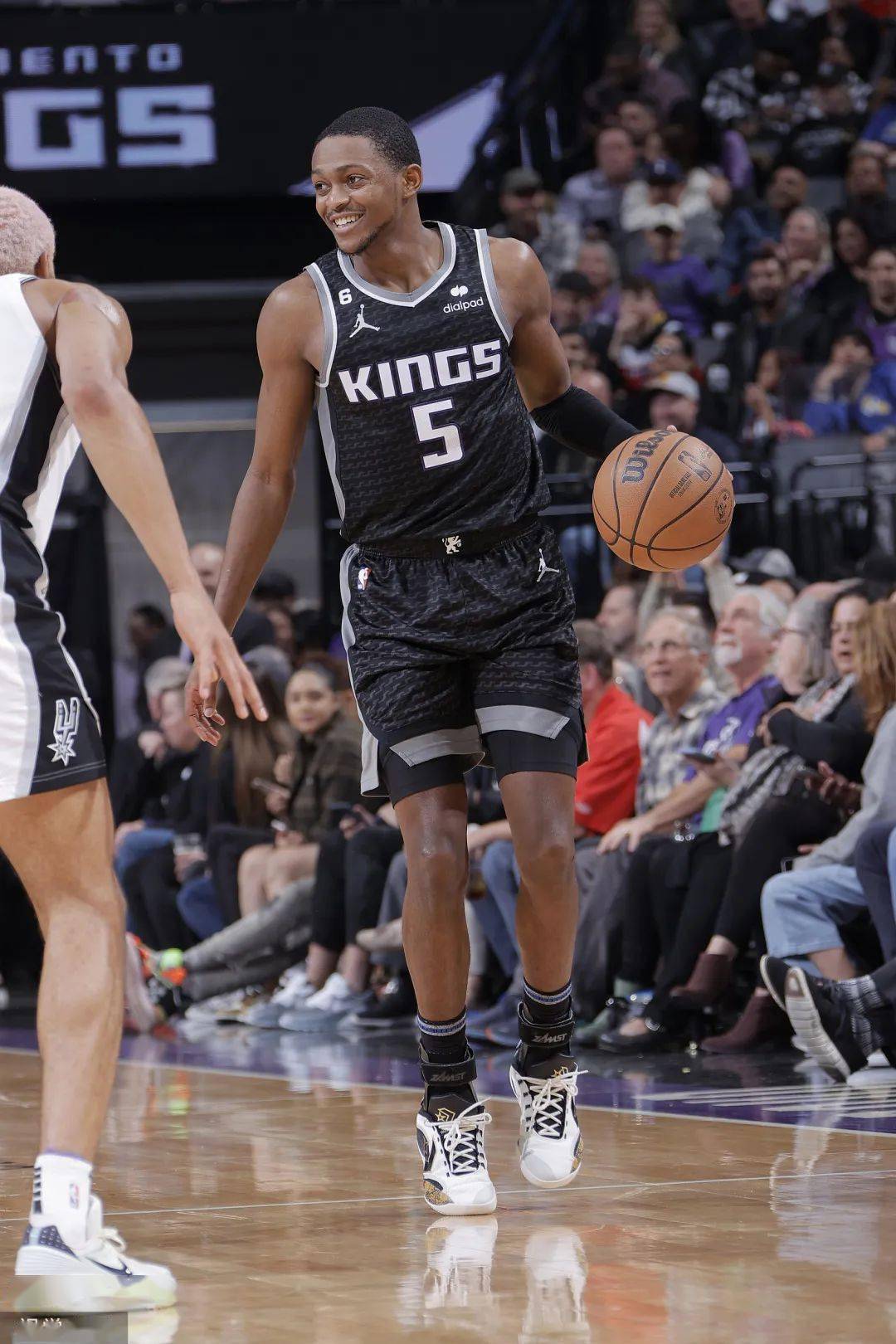 魔术力克马刺，法兰克国王表现抢眼