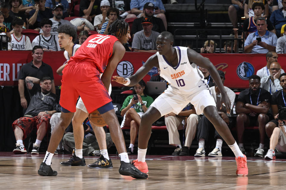 篮网负于鹈鹕，状态不稳定