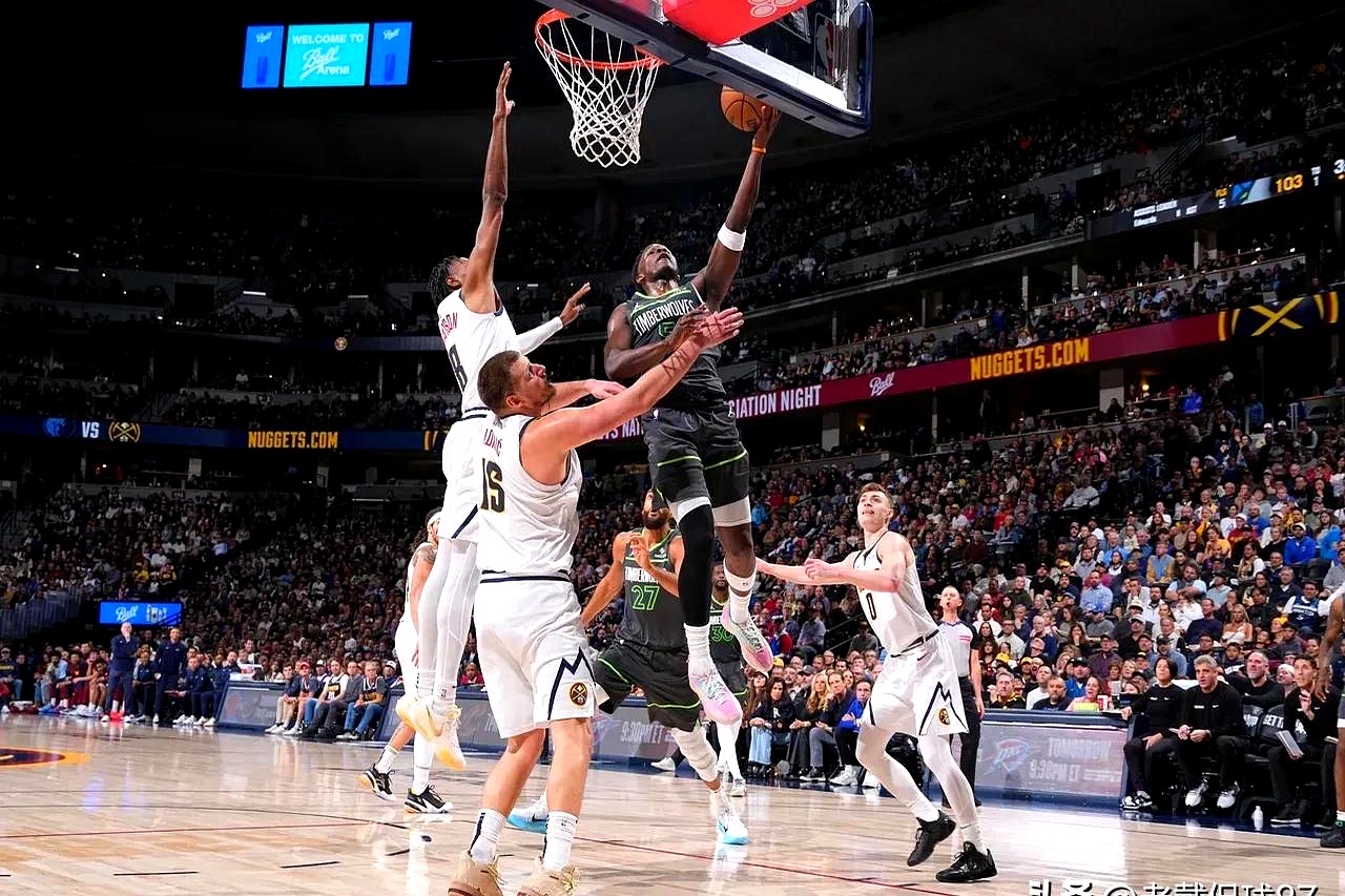 开拓者惊险战胜森林狼，抢先晋级