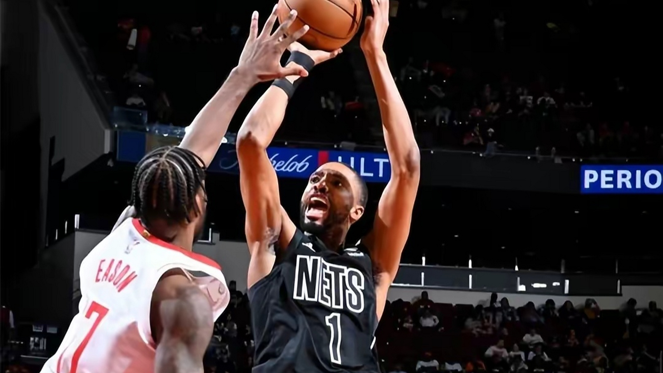 篮网大胜火箭，主场保持不