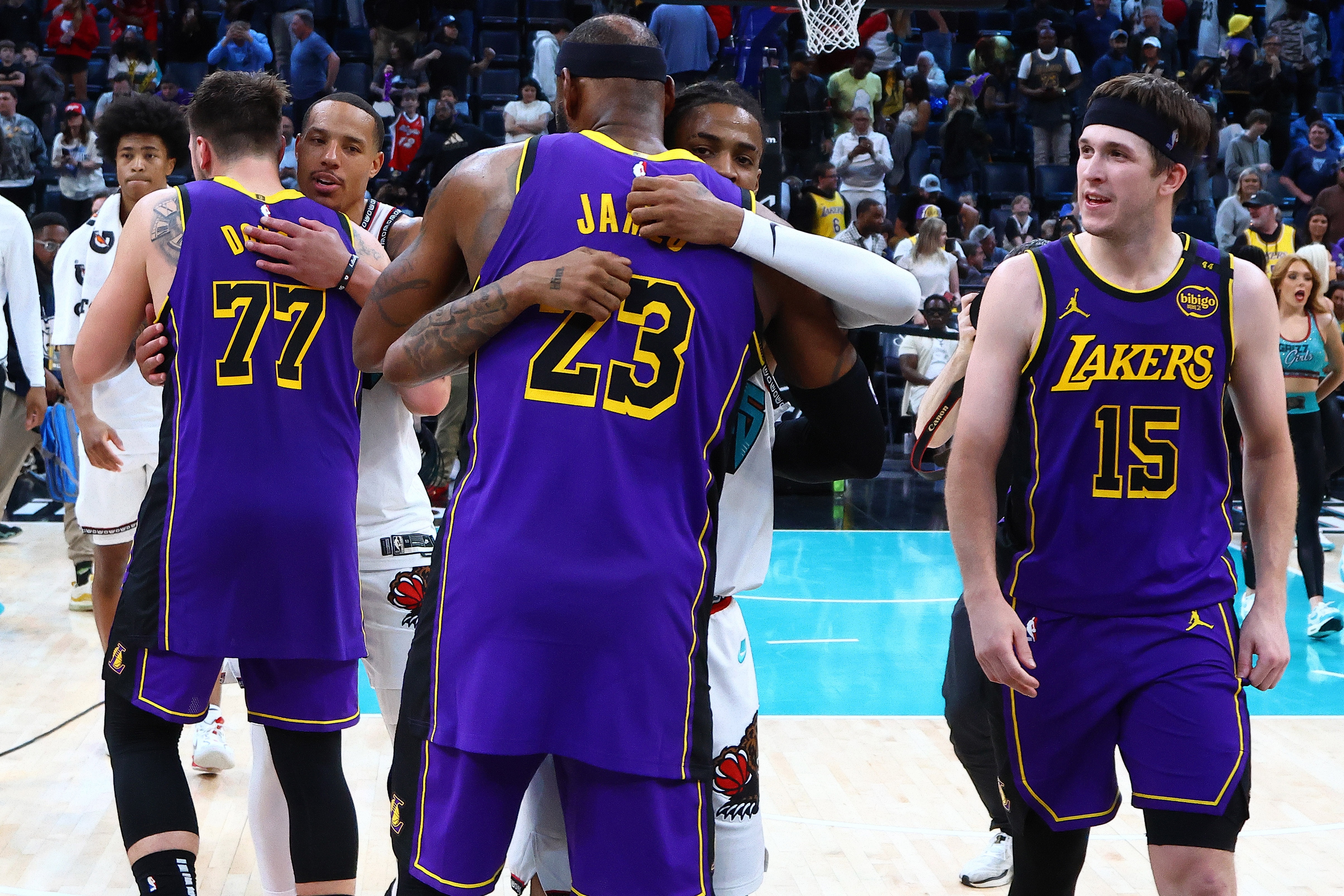 开拓者胜灰熊,继续领跑 开拓者胜灰熊,继续领跑