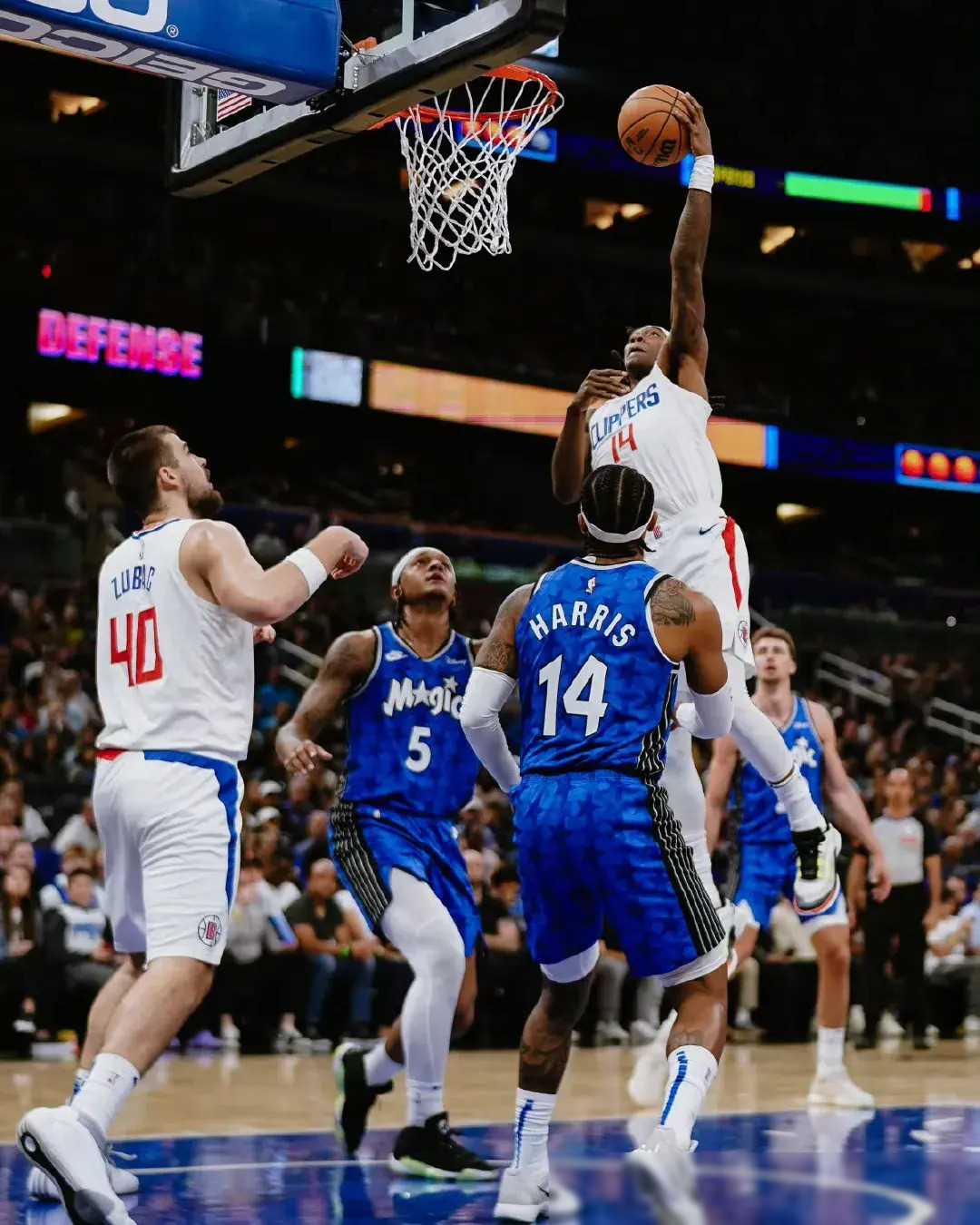 魔术完胜骑士,伦纳德统治全场 魔术完胜骑士,伦纳德统治全场